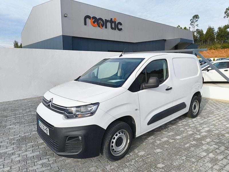 Branco Usado 2021 Citroën Berlingo Monovolume | € 14.750 (Preço justo) - Imagem 1/4