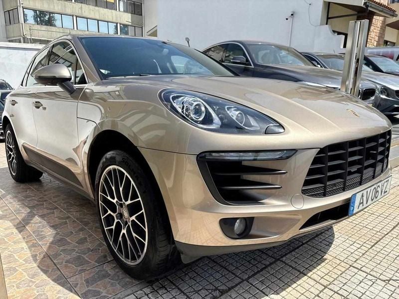 Outra Usado 2016 Porsche Macan SUV | € 40.950 - Imagem 1/4