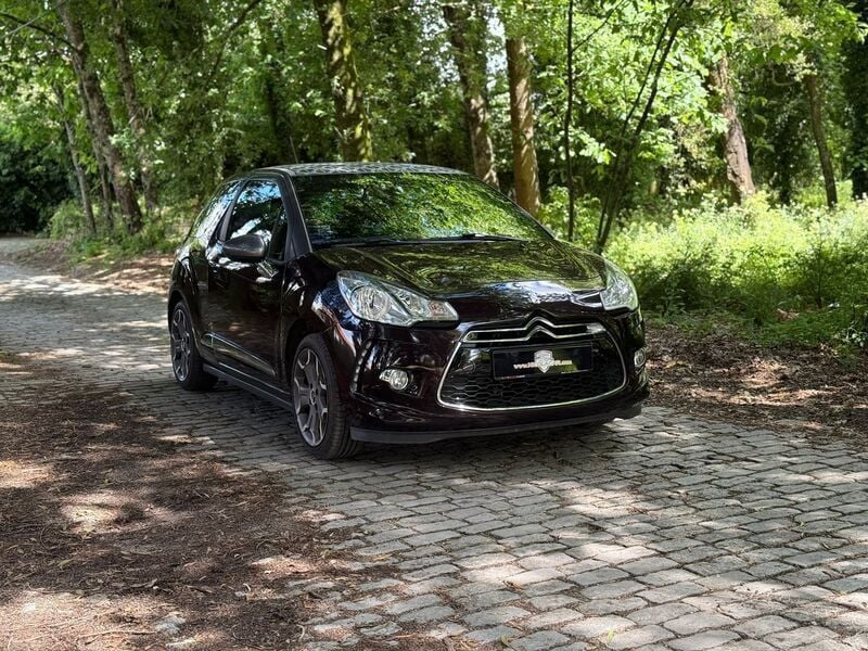 Vermelho Usado 2014 DS Automobiles DS3 Chic Citadino | € 10.990 (Caro) - Imagem 1/4