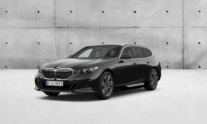 Preto sapphire metalizada Novo 2024 BMW 530e Comfort Edition Carrinha | € 83.050 (Caro) - Imagem 1/4