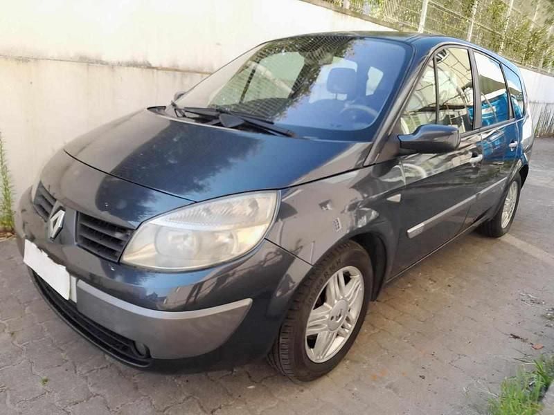 Cinzento Usado 2005 Renault Scénic Monovolume | € 3.749 (Caro) - Imagem 1/4