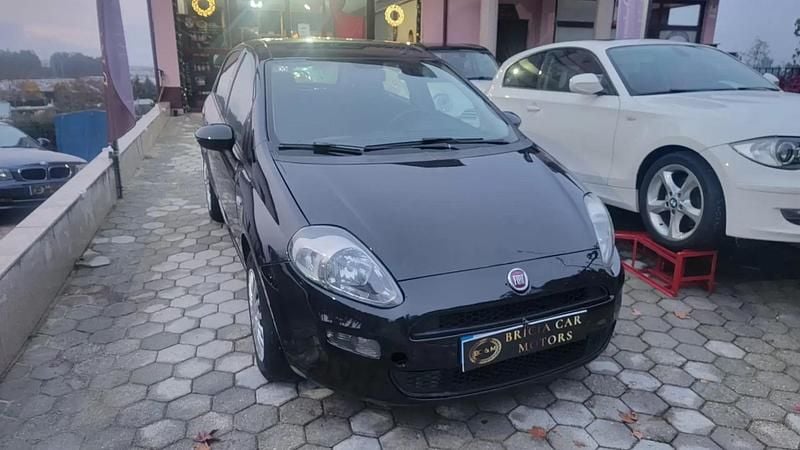 Preto Usado 2016 Fiat Punto Lounge Citadino | € 6.500 (Preço justo) - Imagem 1/4