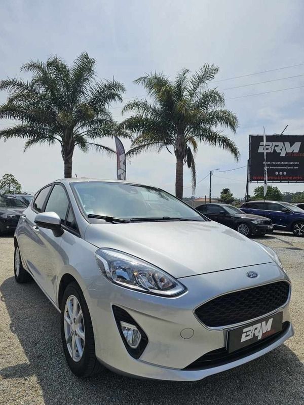 Cinzento (metalizado) Usado 2018 Ford Fiesta Business Edition Citadino | € 10.990 (Bom preço) - Imagem 1/4