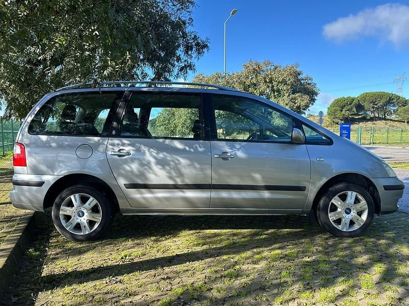 Usado Ford Galaxy Ghia 150 HP (110 kW) 2006 Cinza Monovolume
