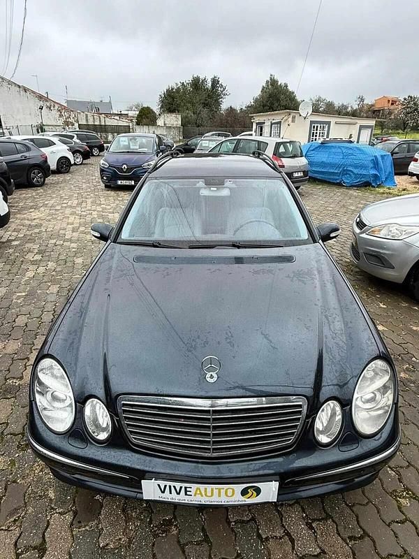 Usado Mercedes 280 SE 190 HP (139 kW) 2005 Azul