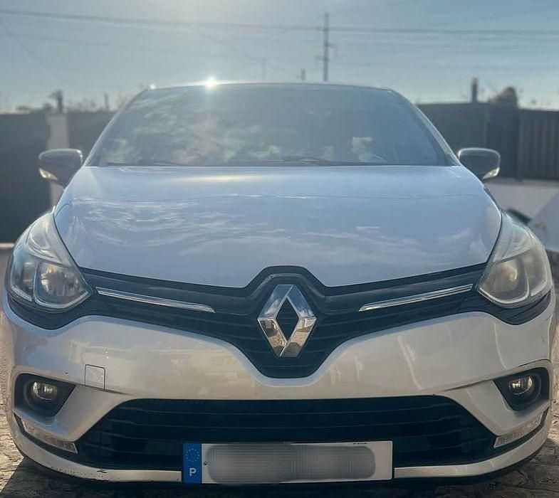 Usado 2017 Renault Clio IV LIMITED Sedan | € 7.000 (Preço justo) - Imagem 1/4