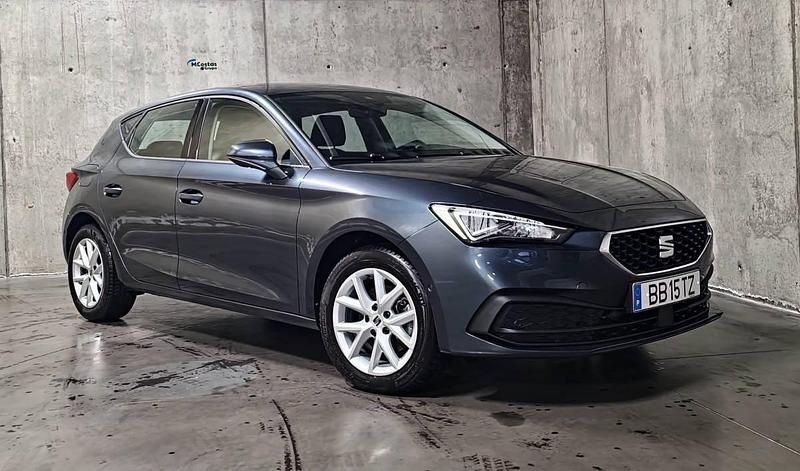 Usado Seat Leon Style 115 HP (84 kW) 2023 Cinzento