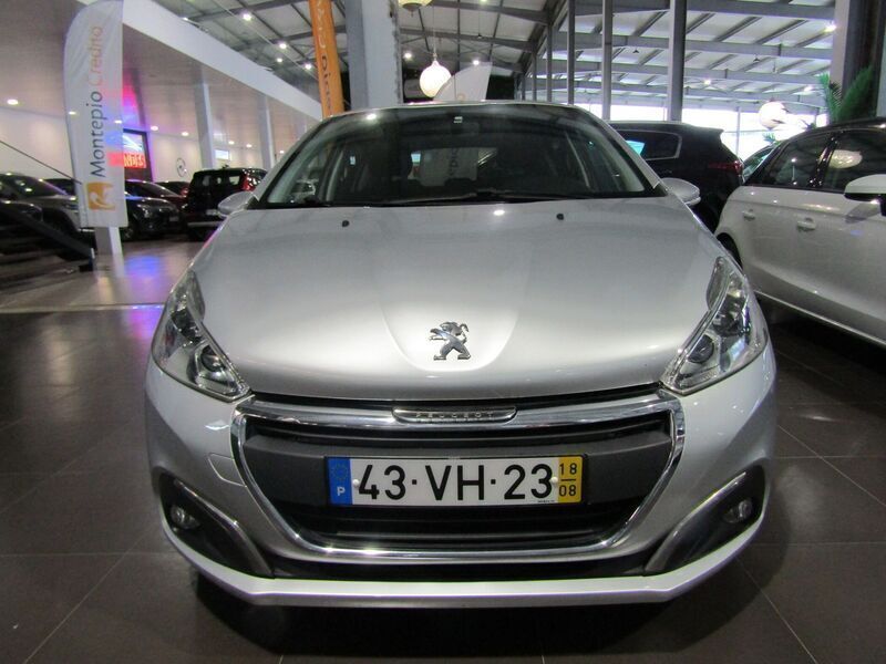 Cinzento Usado 2018 Peugeot 208 Access Citadino | € 11.500 (Preço justo) - Imagem 1/4