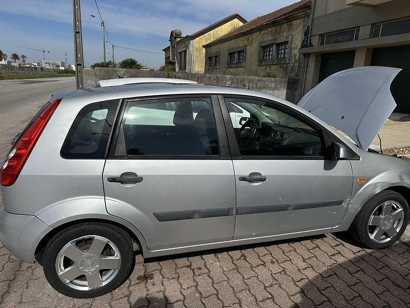 Usado Ford Fiesta 75 HP (55 kW) 2006 Citadino