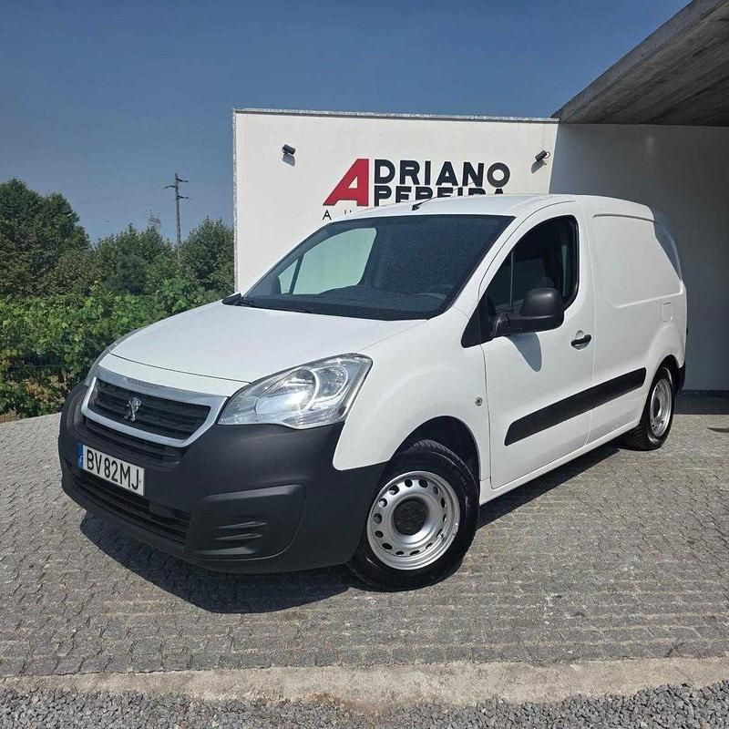 Branco Usado 2016 Peugeot Partner Monovolume | € 11.500 (Preço justo) - Imagem 1/4