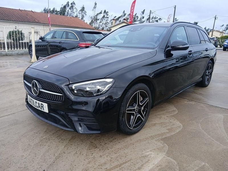 Usado Mercedes E300 AMG line 306 HP (225 kW) 2022 Preto Carrinha