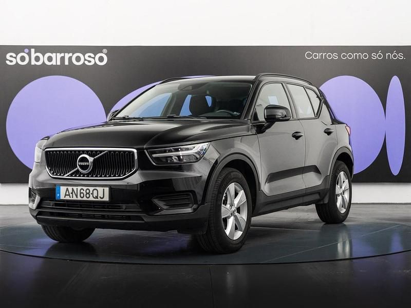 Preto Usado 2022 Volvo XC40 Momentum SUV | € 25.990 (Preço justo) - Imagem 1/4