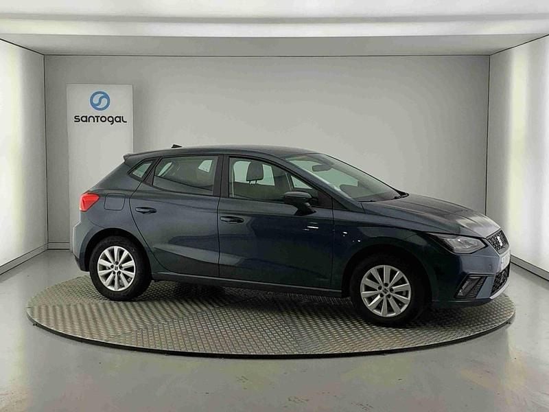 Cinzento Usado 2024 Seat Ibiza Style Citadino | € 18.800 (Preço justo) - Imagem 1/4