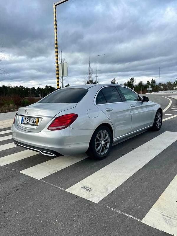 Cinzento Usado 2017 Mercedes C200 Sedan | € 10.150 - Imagem 1/4