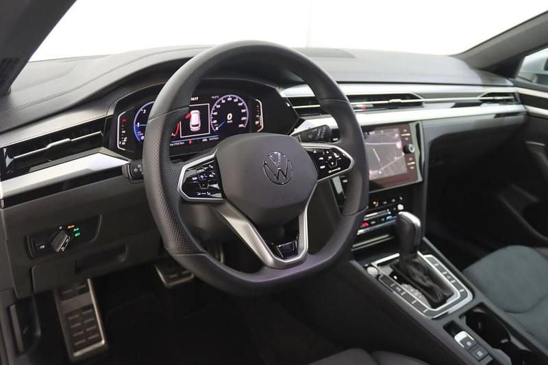 Usado VW Arteon 150 HP (110 kW) 2024 Cinzento Carrinha