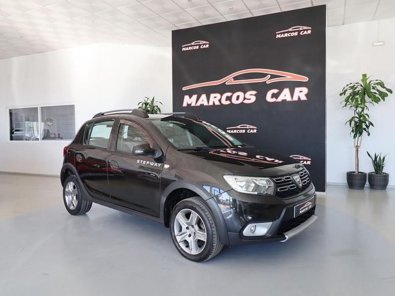 Preto Usado 2018 Dacia Sandero Stepway SUV | € 13.300 (Preço justo) - Imagem 1/4