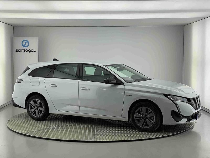 Branco Usado 2025 Peugeot 308 Style Carrinha | € 27.490 - Imagem 1/4