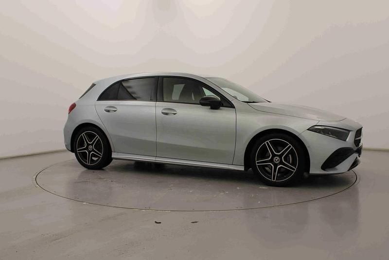 Usado Mercedes A200 163 HP (119 kW) 2025 Prateado Citadino