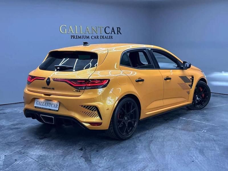 Usado Renault Mégane IV R.S. 300 HP (220 kW) 2023 Laranja
