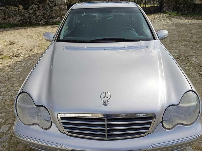 Usado 2001 Mercedes C220 Elegance Sedan | € 5.500 (Preço justo) - Imagem 1/4