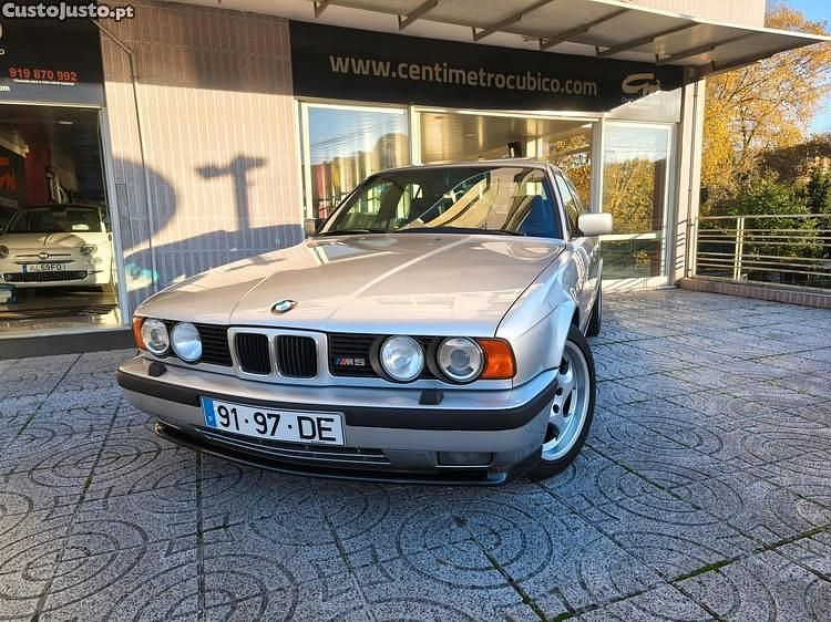 Cinza Usado 1994 BMW M5 | € 49.500 - Imagem 1/1