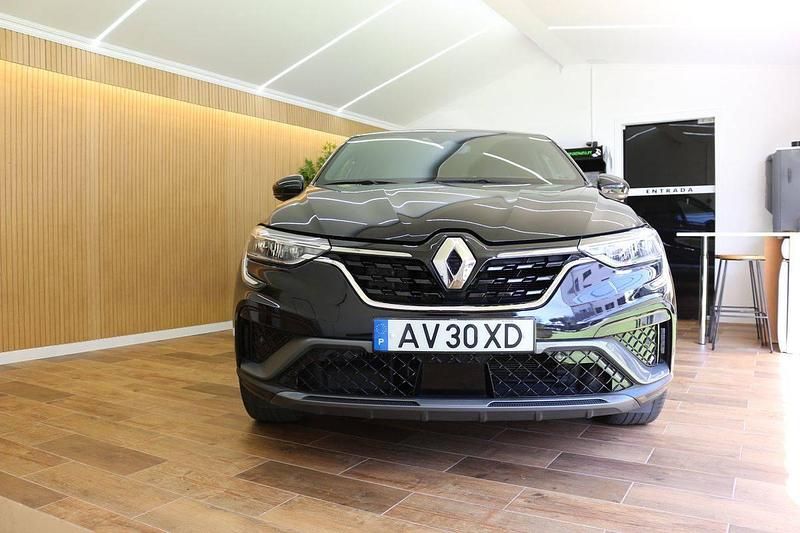 Usado Renault Arkana 158 HP (116 kW) 2023 Preto SUV