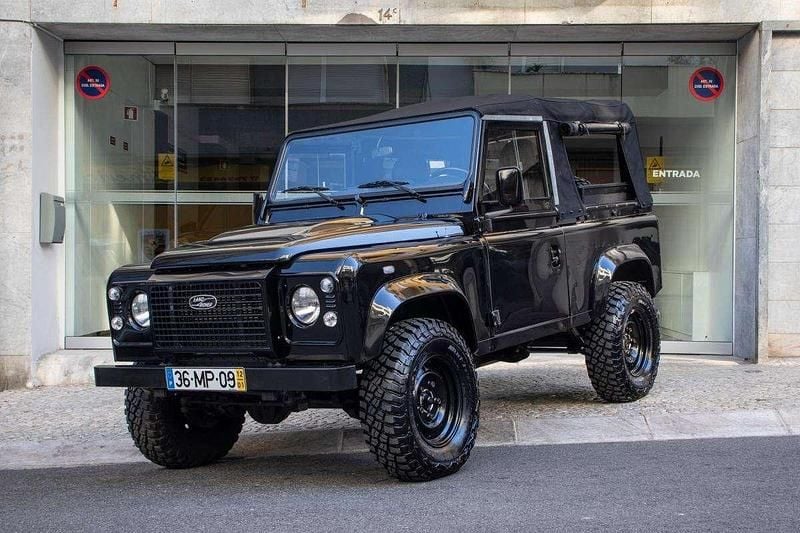 Preto Usado 2012 Land Rover Defender SUV | € 41.900 - Imagem 1/4