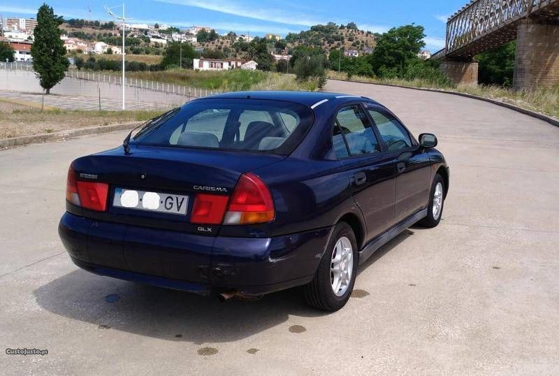 Mitsubishi carisma 1996