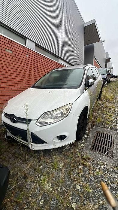 Usado 2013 Ford Focus Sedan | € 3.750 - Imagem 1/4