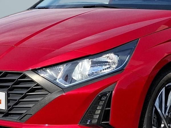 Usado Hyundai i20 Comfort 84 HP (61 kW) 2024 Vermelho Citadino