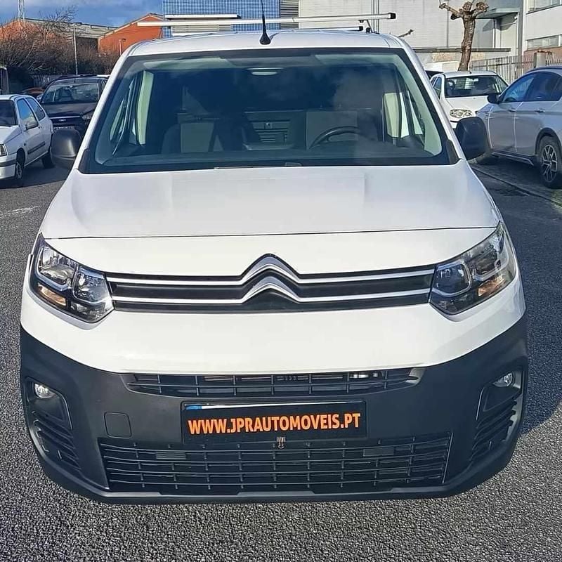 Usado Citroën Berlingo Feel 102 HP (75 kW) 2019 Branco Monovolume