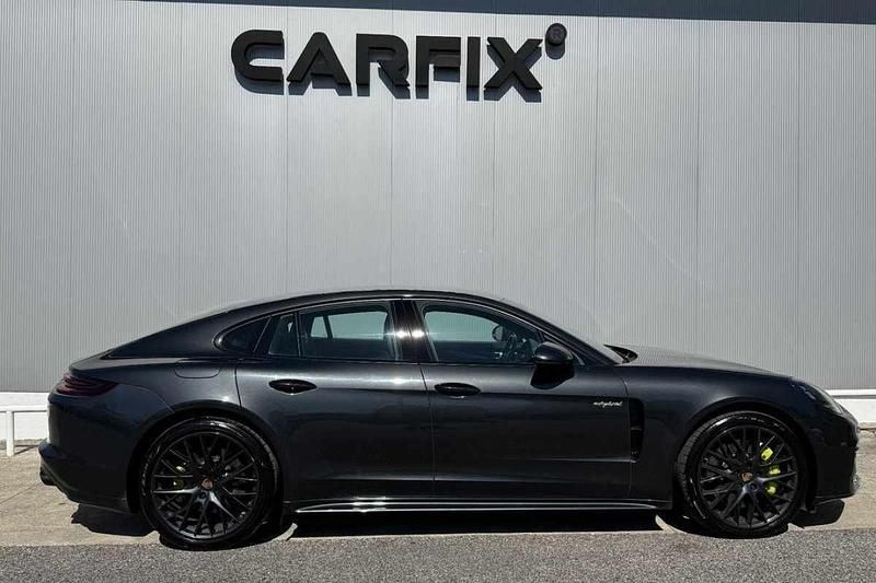 Cinzento Usado 2018 Porsche Panamera Citadino | € 74.999 (Preço justo) - Imagem 1/1
