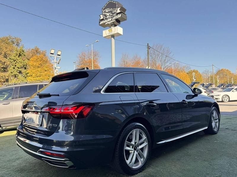 Cinza Usado 2022 Audi A4 Advanced Carrinha | € 24.500 (Preço justo) - Imagem 1/4