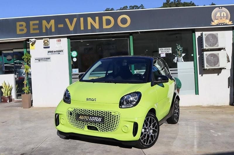 Verde Usado 2020 Smart ForTwo Electric Drive Prime Coupé | € 12.970 (Preço justo) - Imagem 1/4