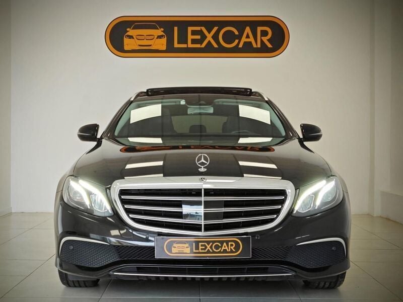 Usado Mercedes E220 Exclusive 194 HP (142 kW) 2020 Preto Carrinha