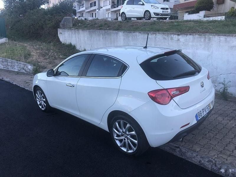 Usado 2015 Alfa Romeo Giulietta Citadino | € 10.000 - Imagem 1/4