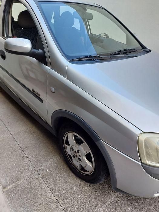 Usado 2002 Opel Corsa Sedan | € 2.900 (Preço justo) - Imagem 1/4