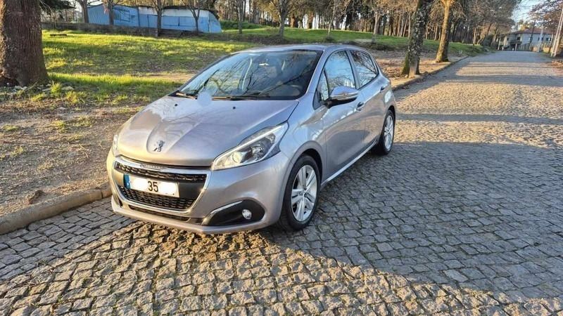 Cinzento Usado 2019 Peugeot 208 Citadino | € 11.990 (Preço justo) - Imagem 1/4
