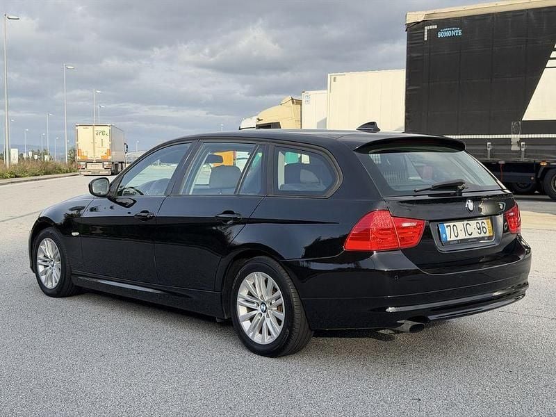 Usado BMW 318 143 HP (105 kW) 2009 Sedan