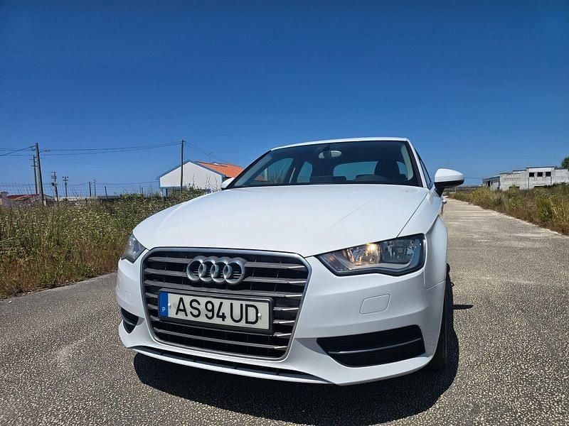 Branco Usado 2015 Audi A3 Citadino | € 13.490 (Preço justo) - Imagem 1/4