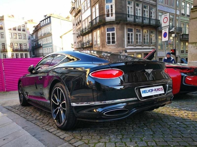 Usado Bentley Continental 550 HP (404 kW) 2020 Preto Sedan