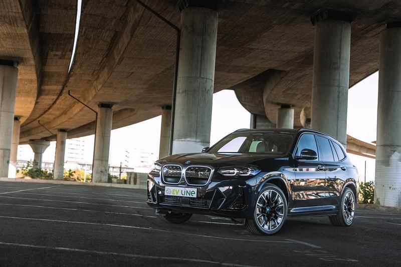 Preto Usado 2023 BMW iX3 M Sport SUV | € 47.900 (Bom preço) - Imagem 1/4