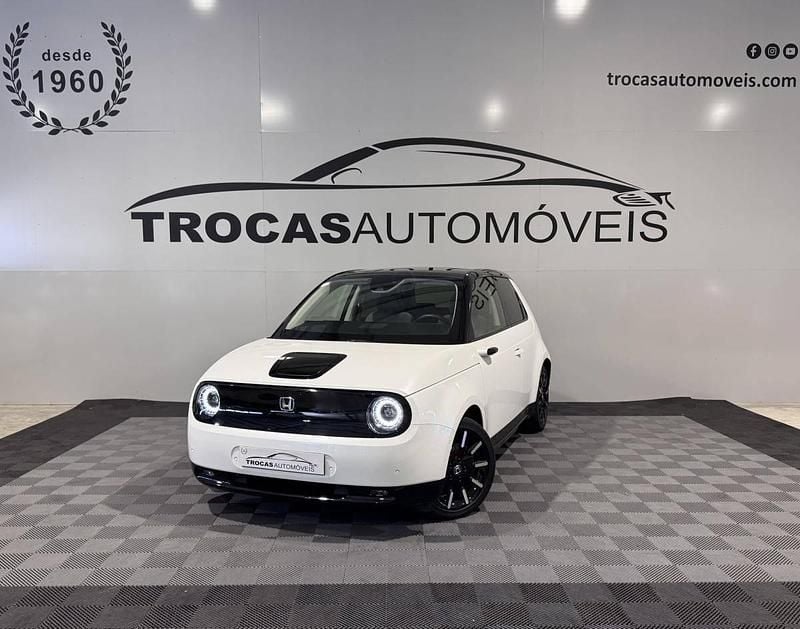 Usado Honda e 113 kW (154 HP) 2022 Branco Citadino