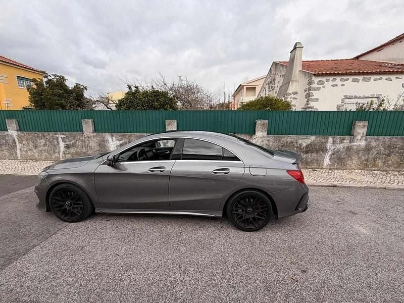 Usado Mercedes CLA220 170 HP (125 kW) 2014 Cinzento Sedan