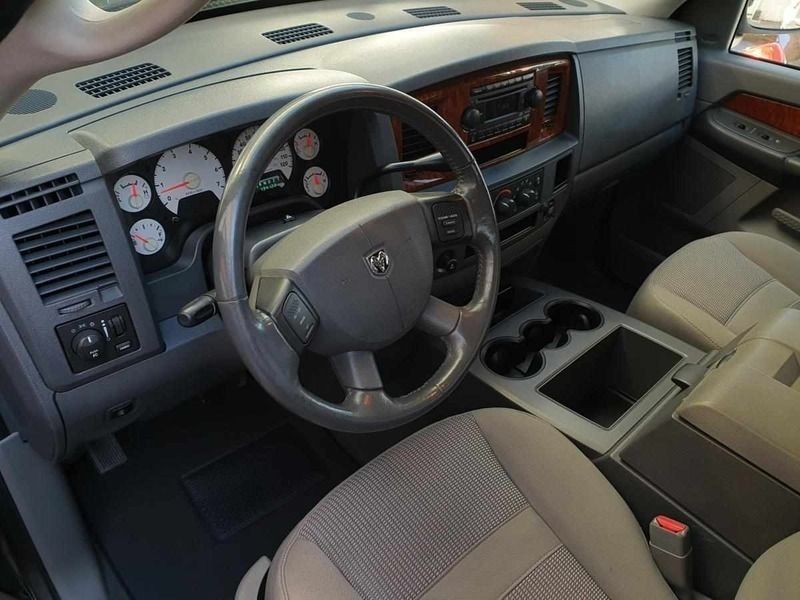 Usado Dodge Magnum 265 HP (194 kW) 2007 Cinzento Sedan