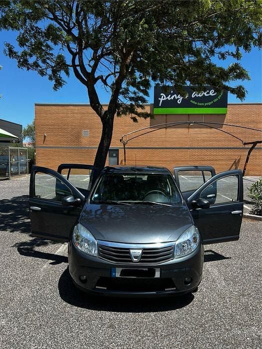 Usado 2008 Dacia Sandero Citadino | € 4.200 - Imagem 1/4