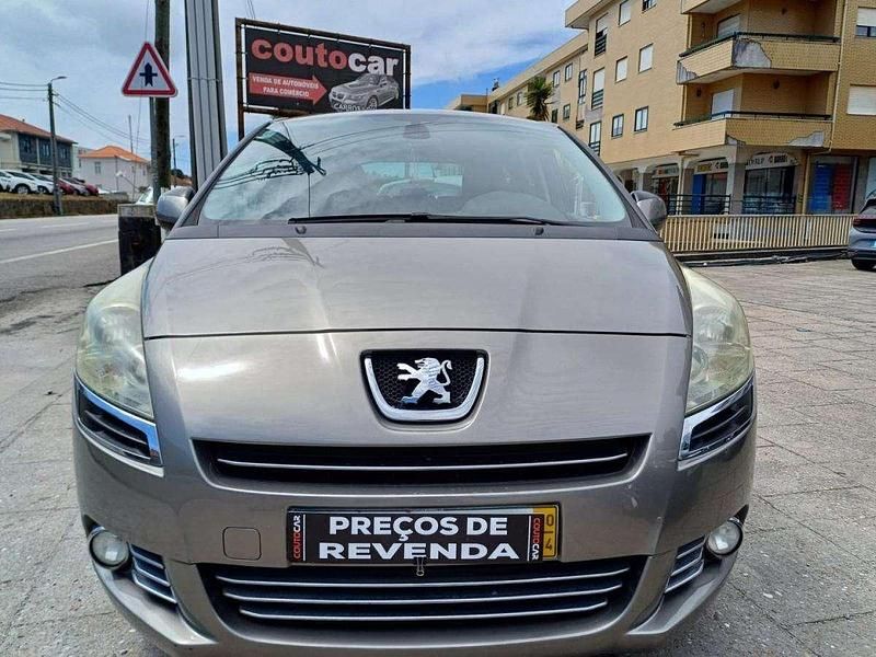Usado Peugeot 5008 110 HP (80 kW) 2010 Outra Monovolume