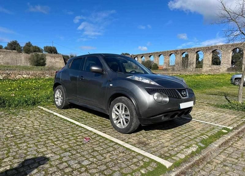 Usado Nissan Juke 110 HP (80 kW) 2011 Cinzento SUV