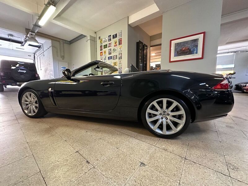 Preto Usado 2006 Jaguar XK Cabrios | € 39.500 - Imagem 1/4