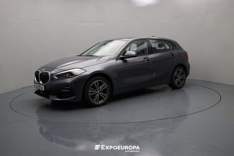 Cinzento Usado 2021 BMW 116 Advantage Citadino | € 26.690 (Caro) - Imagem 1/4